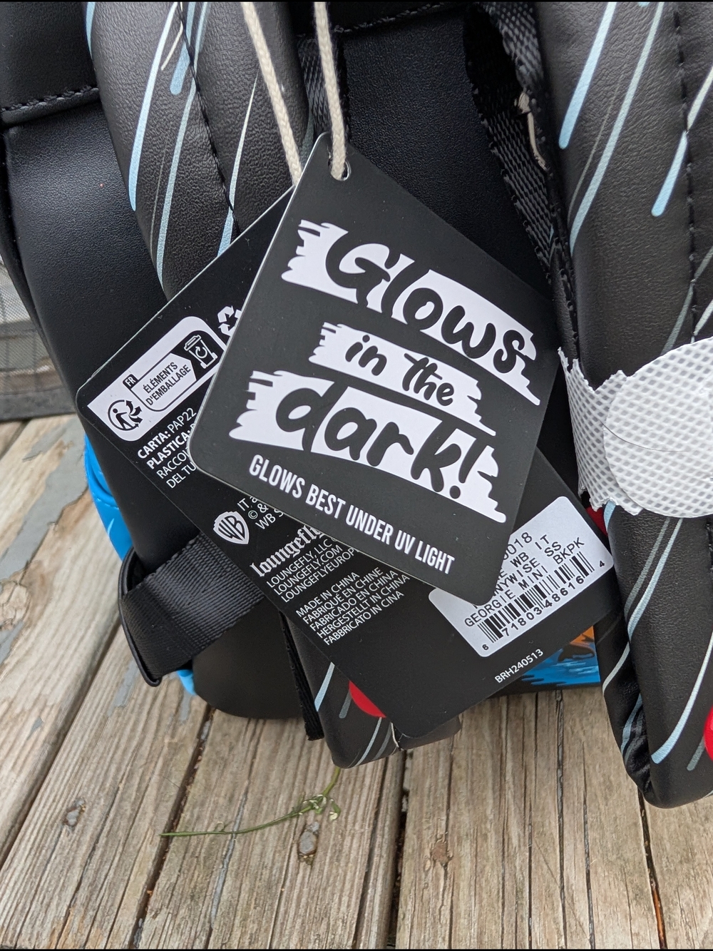 Loungefly IT Pennywise Georgie Raincoat Glow-in-the-Dark Mini Backpack (NWT) - Picture 6 of 7